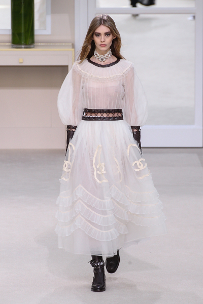 Chanel Fall/Winter 2016 at PFW