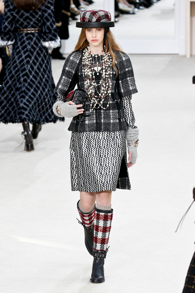 Chanel Fall/Winter 2016 at PFW
