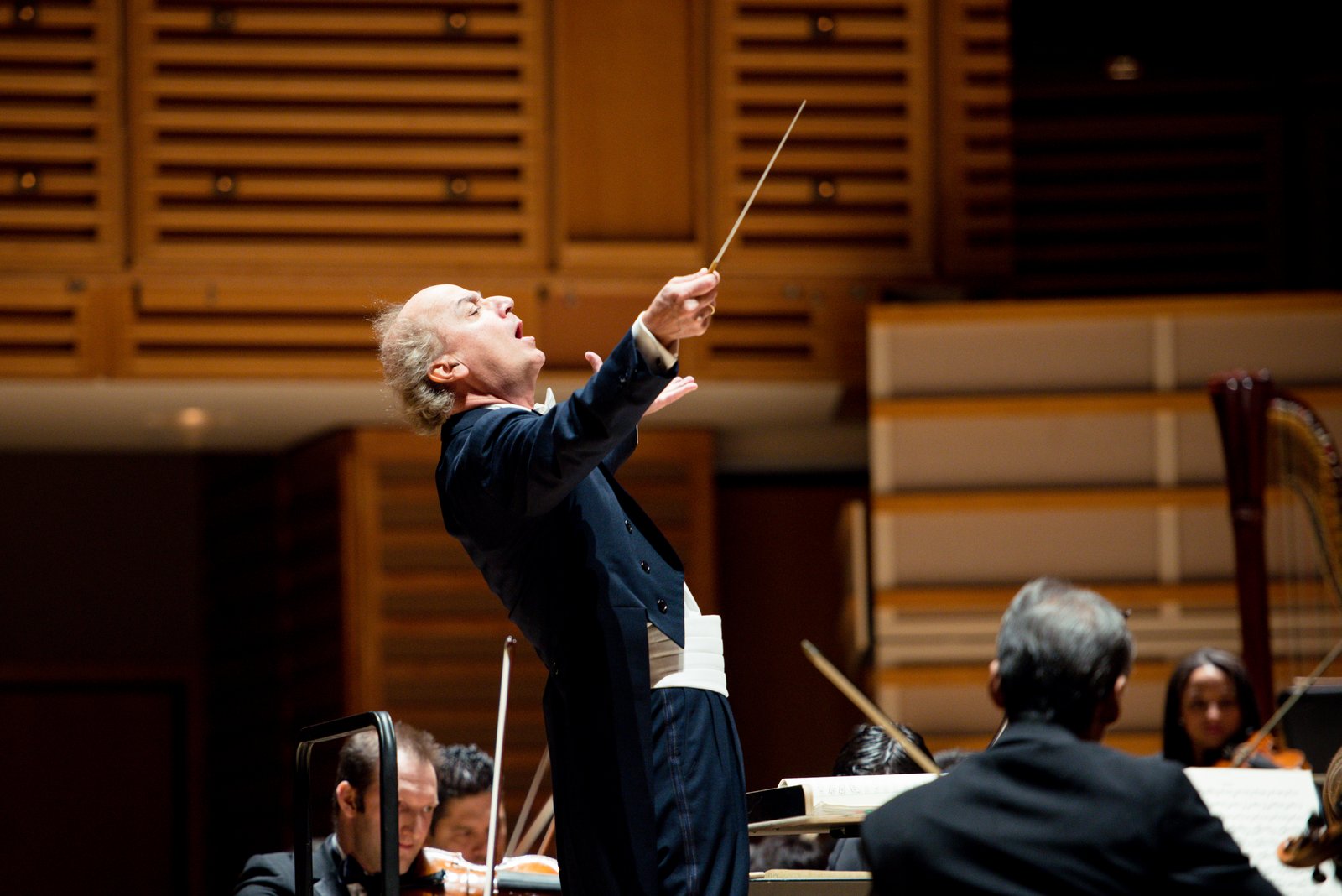 Deslumbrante Apertura de Temporada de la Orquesta Sinfónica de Miami Bajo la Batuta del Maestro Eduardo Marturet