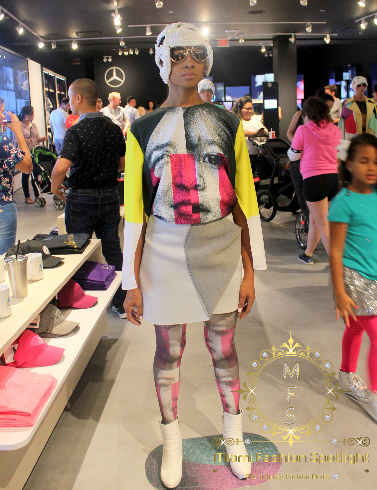 Lisu Vega presenta proyecto de arte ‘One Love’ en la tienda Mercedes-Benz en Aventura Mall