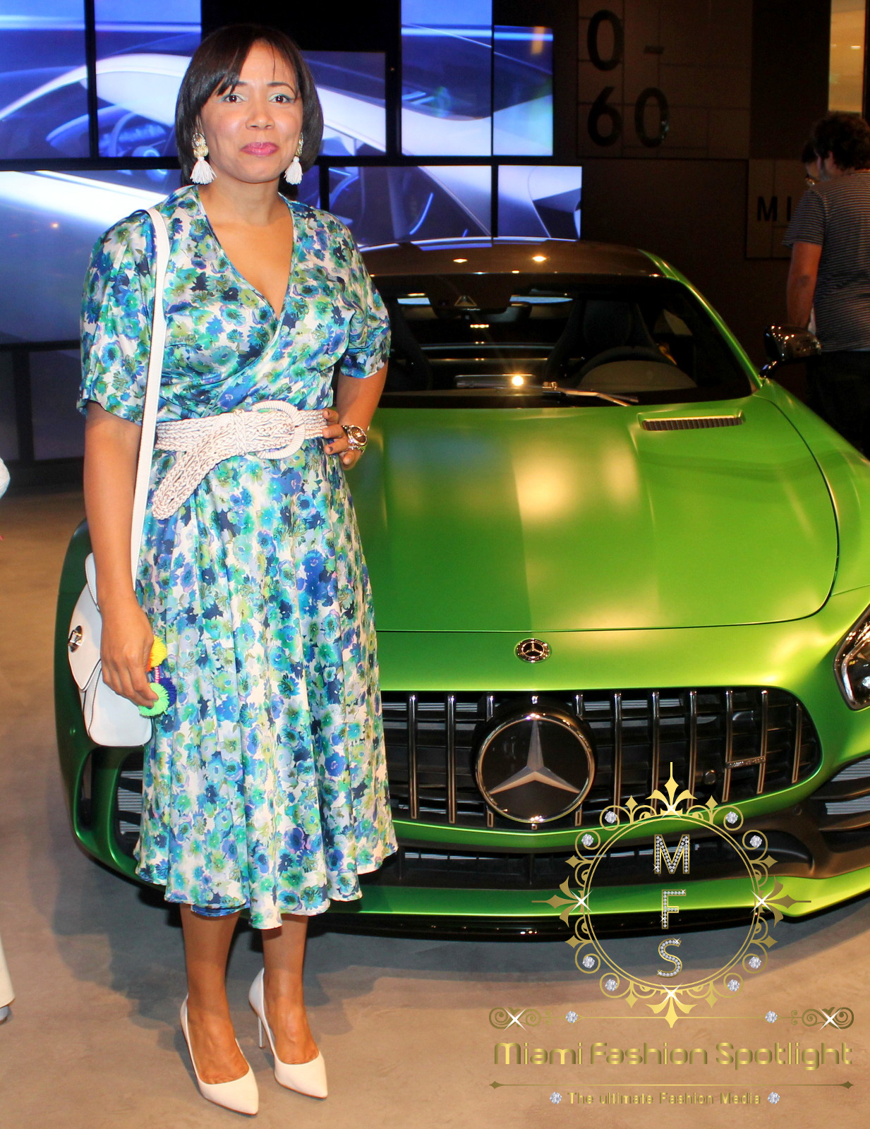 Lisu Vega presenta proyecto de arte ‘One Love’ en la tienda Mercedes-Benz en Aventura Mall