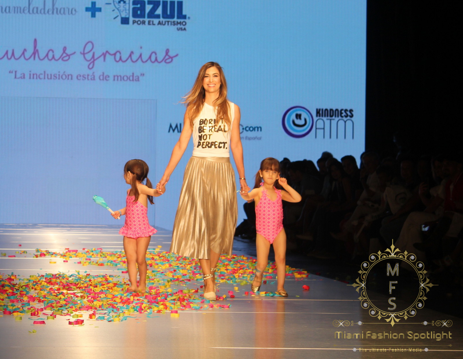 Hijos de Celebridades Latinas Caminan La Pasarela del Miami Fashion Week Con ‘La Inclusión está de Moda’ de Pamela de Haro