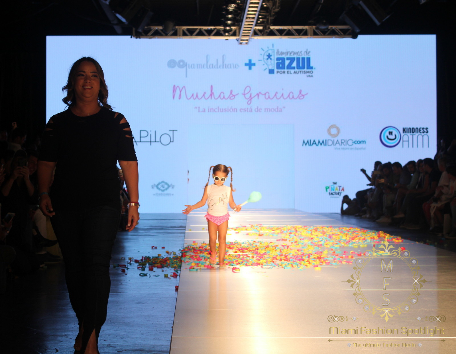 Hijos de Celebridades Latinas Caminan La Pasarela del Miami Fashion Week Con ‘La Inclusión está de Moda’ de Pamela de Haro