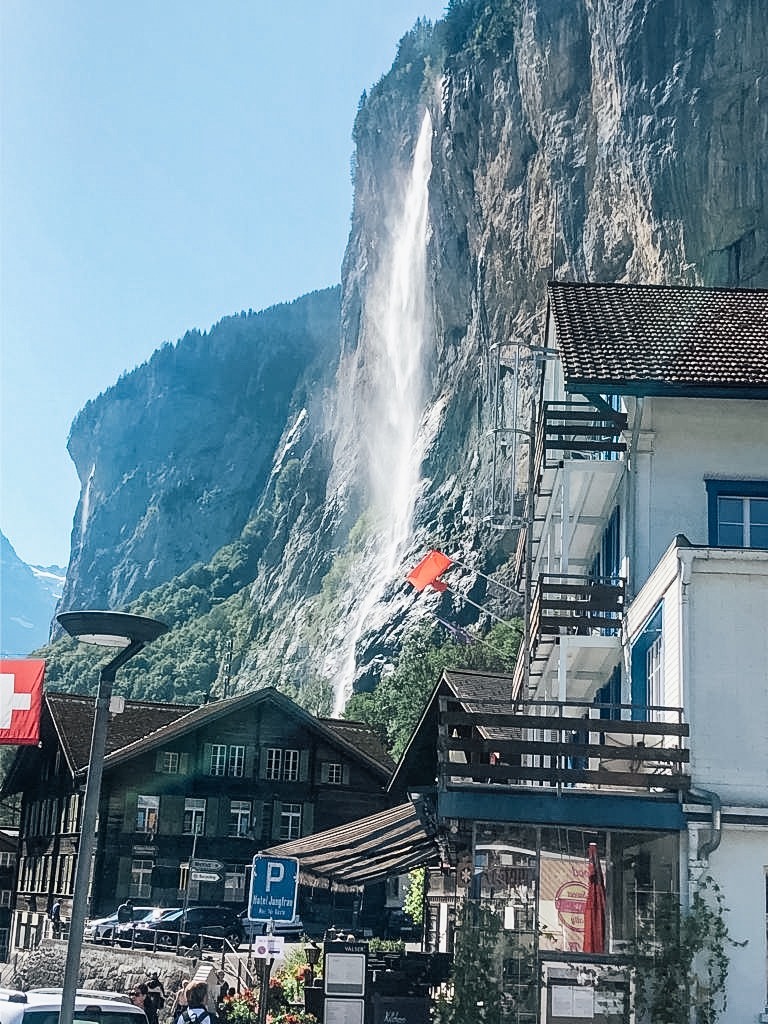 LAUTERBRUNNEN: CATARATAS DE STAUBBACH