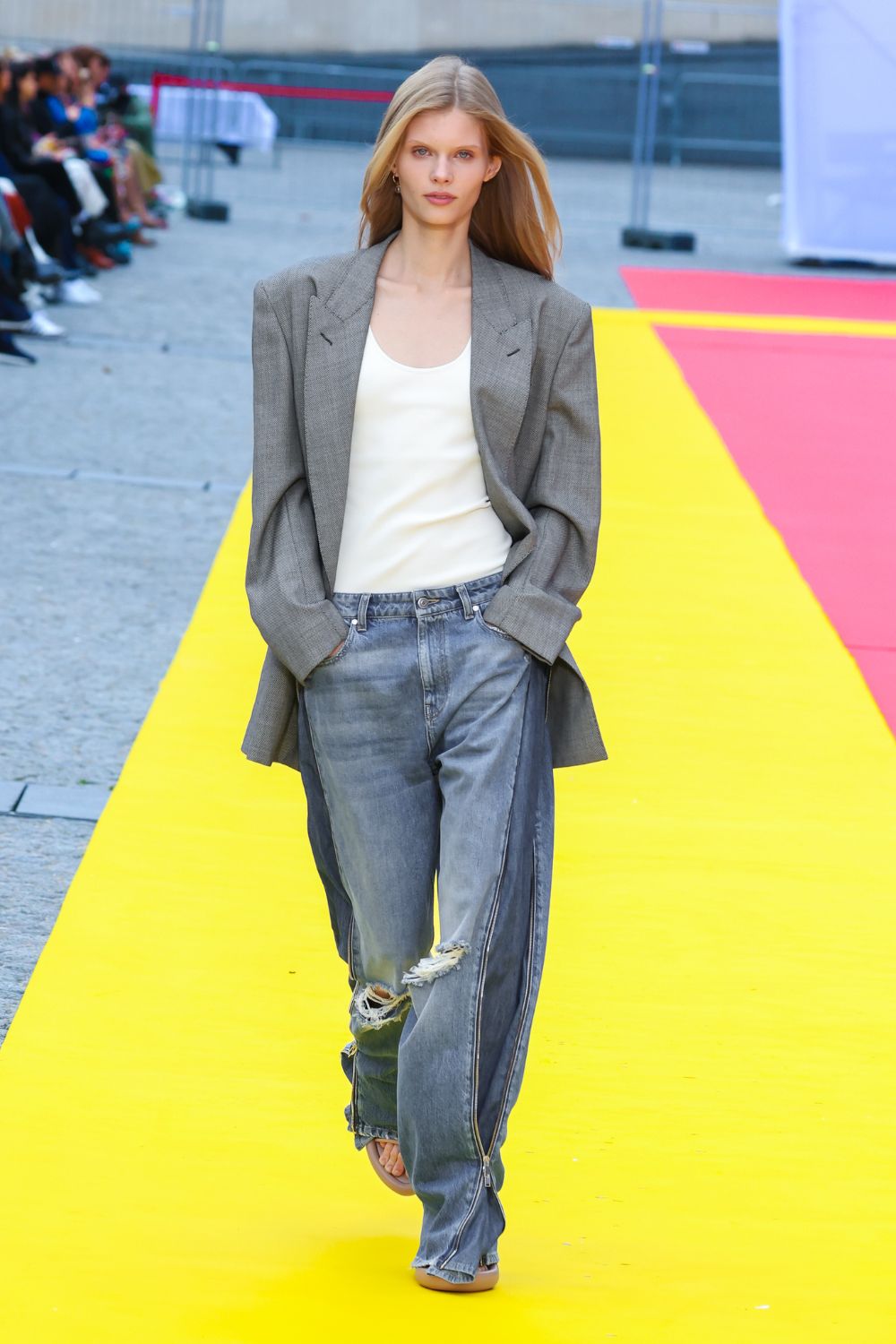 Stella McCartney Summer 2023 Ready-to-Wear Show