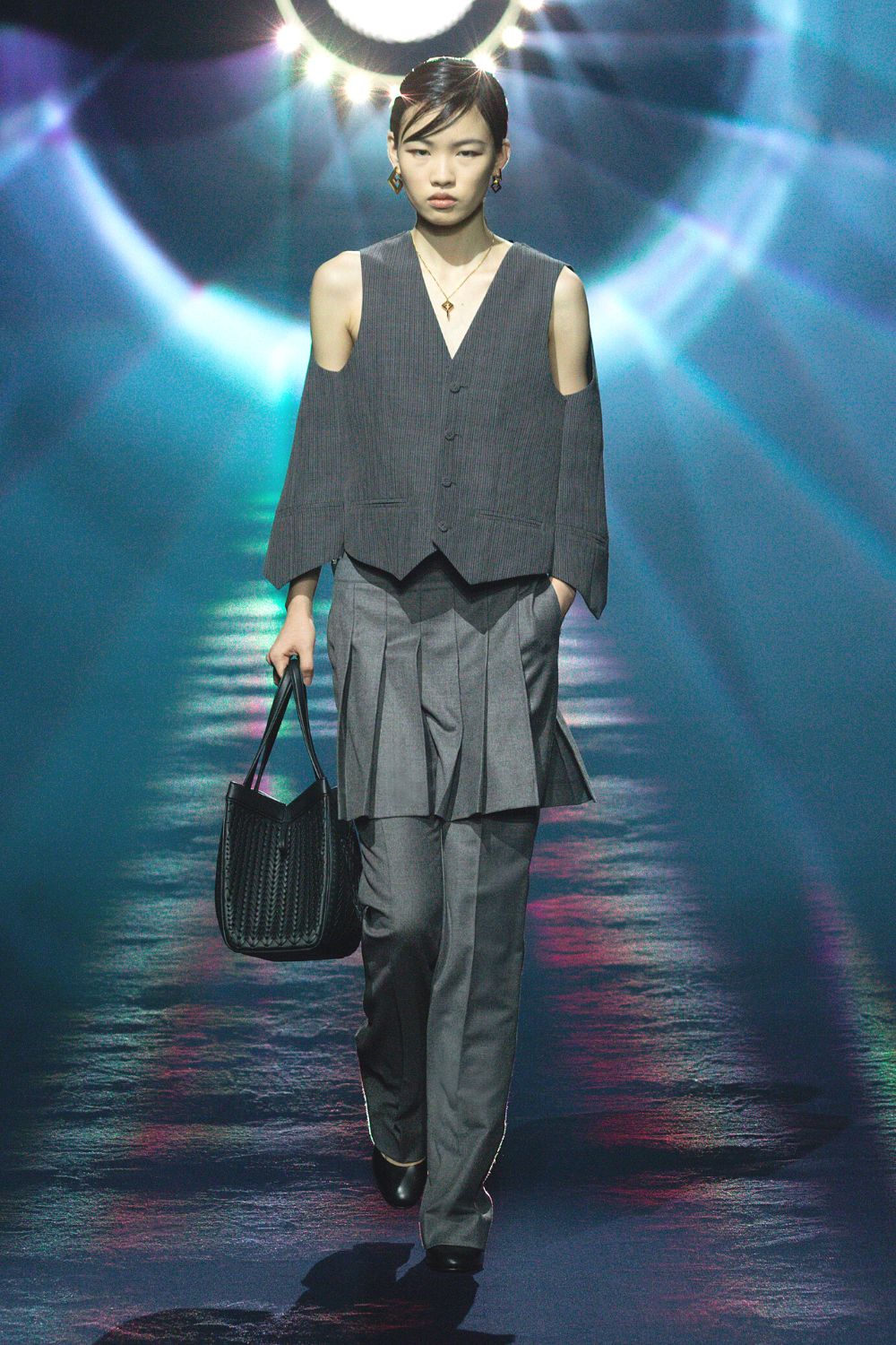 FENDI: Womenswear Autumn/Winter 2023 - Looks