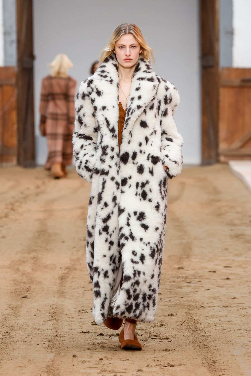 Stella McCartney Winter 2023 Show 