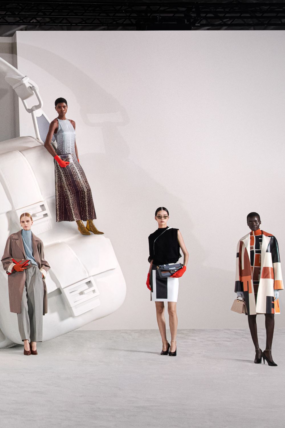 FENDI estrena la colección femenina primavera/verano 2024 en Milán