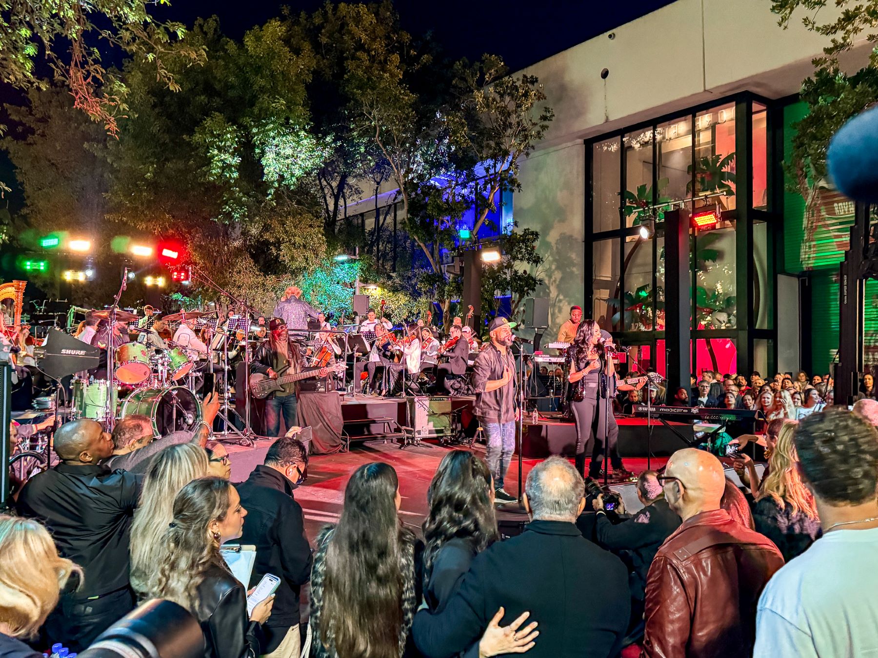 Miami Design District Hosts Spectacular Open-Air Symphony Concert Produced by Legendary Emilio Estefan in Collaboration with the Miami Symphony