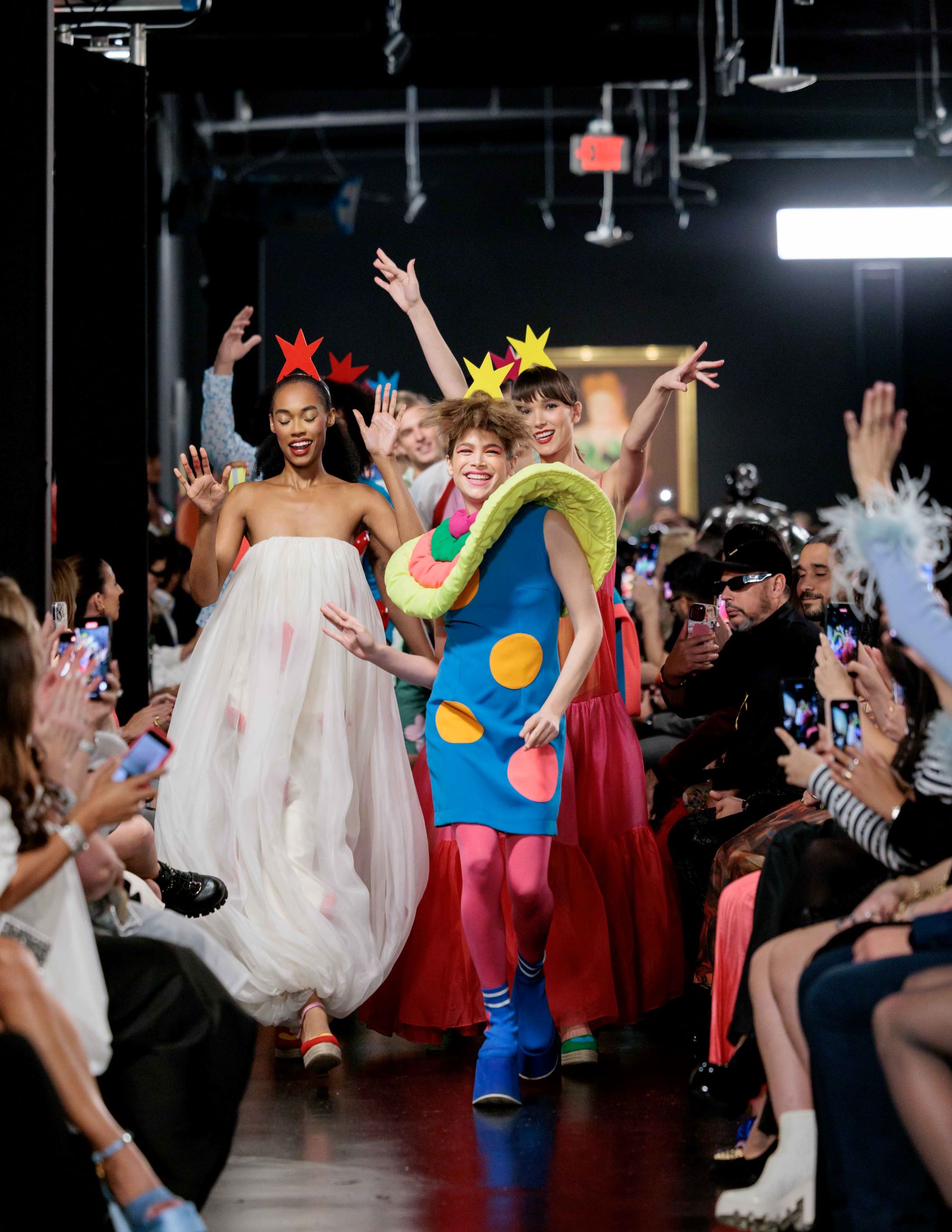 Cosima Ramirez: Radiating Glamour as She Captivates Miami Fashion Week with Agatha Ruiz de la Prada