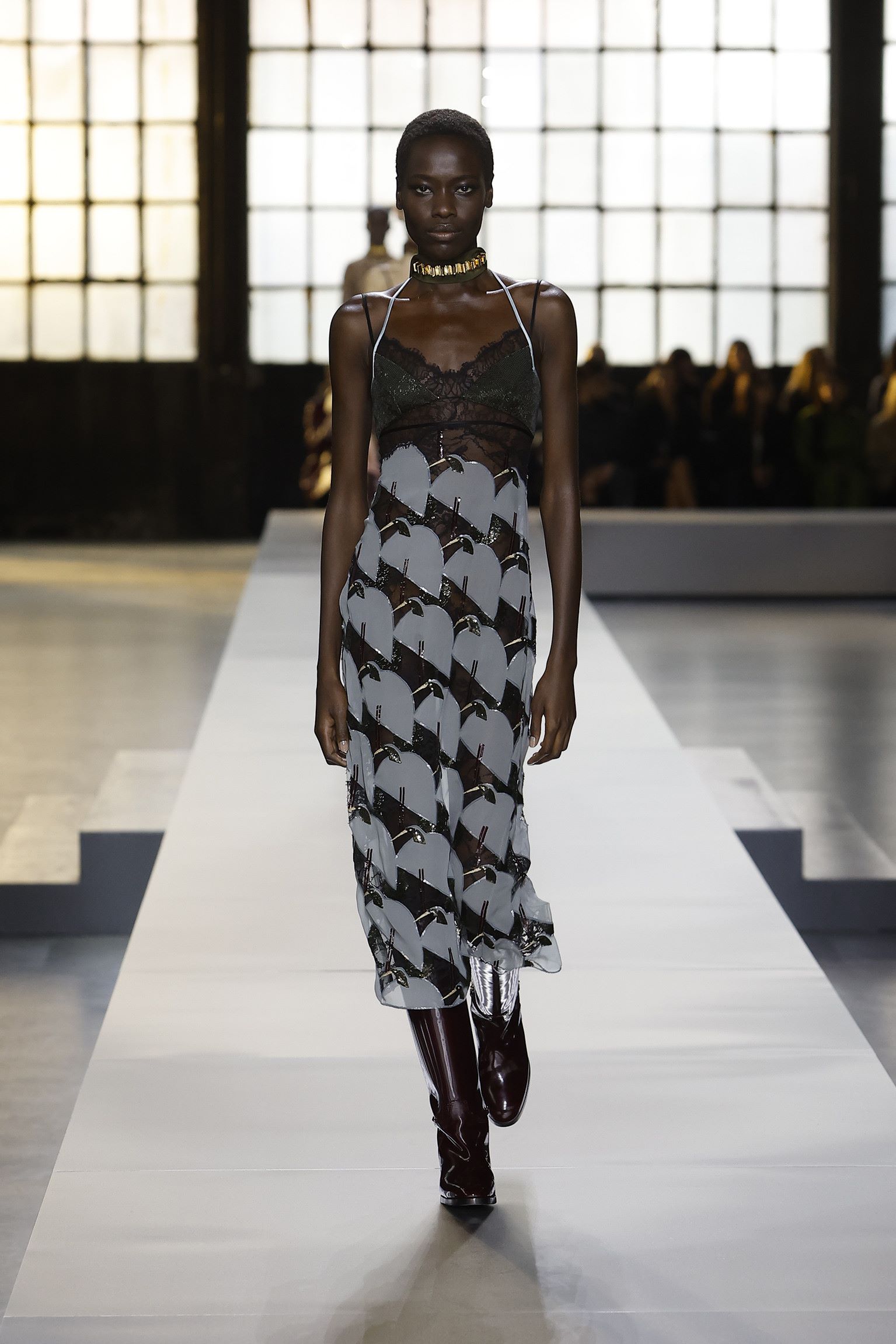 GUCCI WOMEN’S FALL WINTER 2024 FASHION SHOW