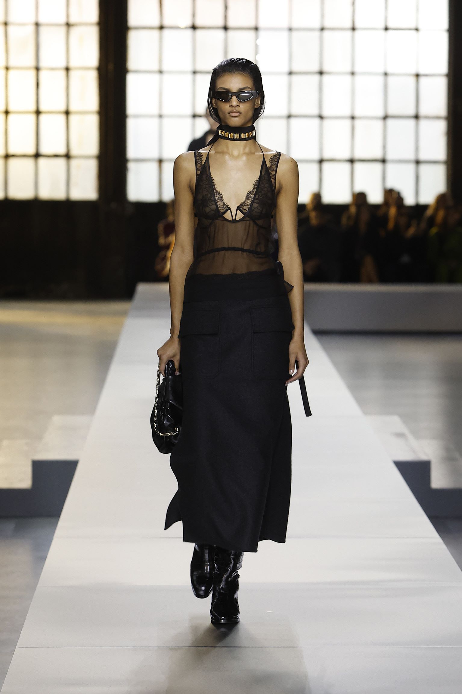 GUCCI WOMEN’S FALL WINTER 2024 FASHION SHOW