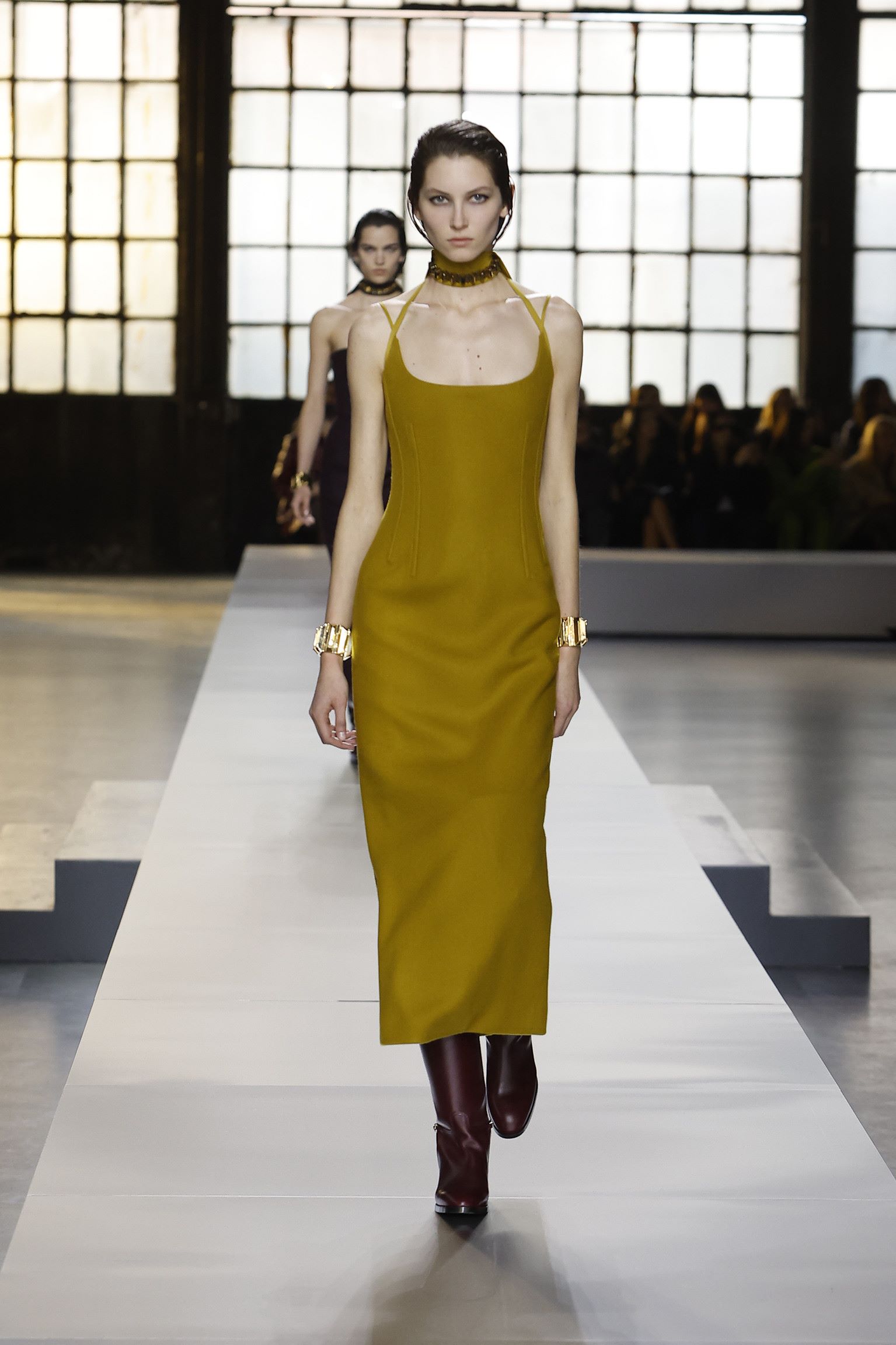 GUCCI WOMEN’S FALL WINTER 2024 FASHION SHOW