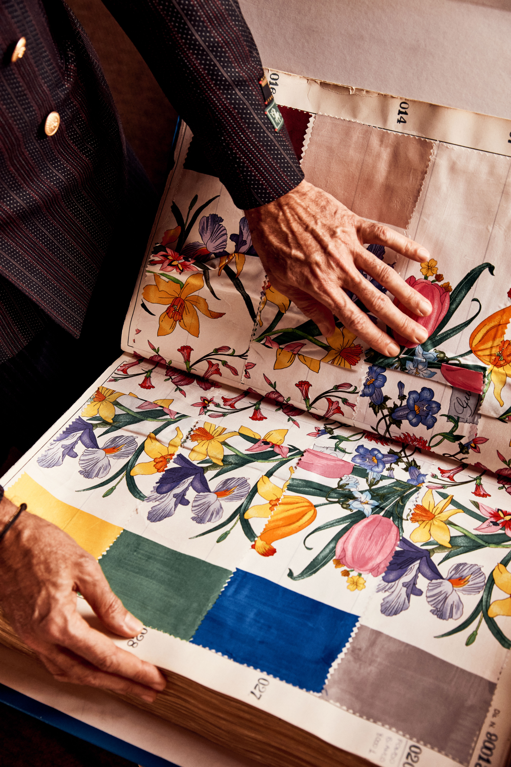 THE ART OF SILK PROJECT: OLIVER PILCHER ART DIRECTION BY ASSOULINE