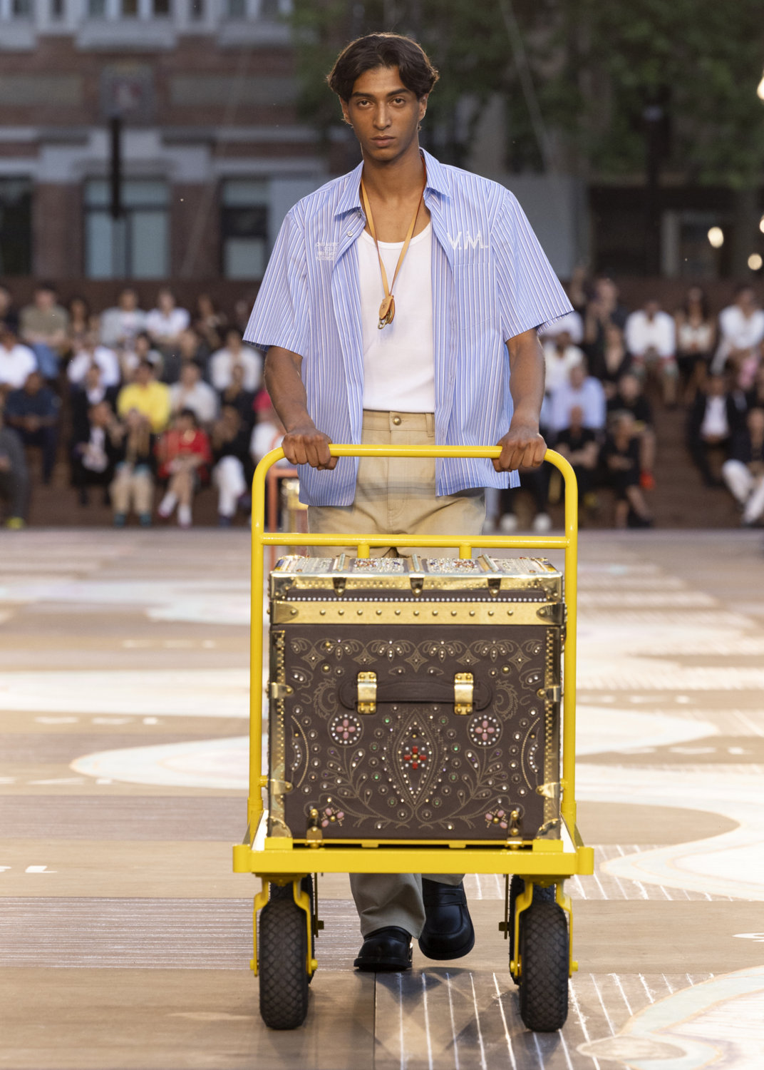 LOUIS VUITTON MEN'S SPRING-SUMMER 2026 COLLECTION SHOW