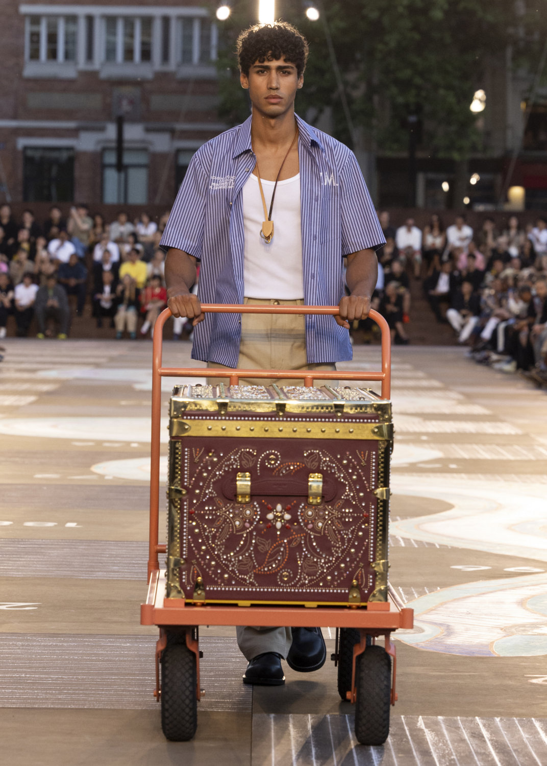 LOUIS VUITTON MEN'S SPRING-SUMMER 2026 COLLECTION SHOW