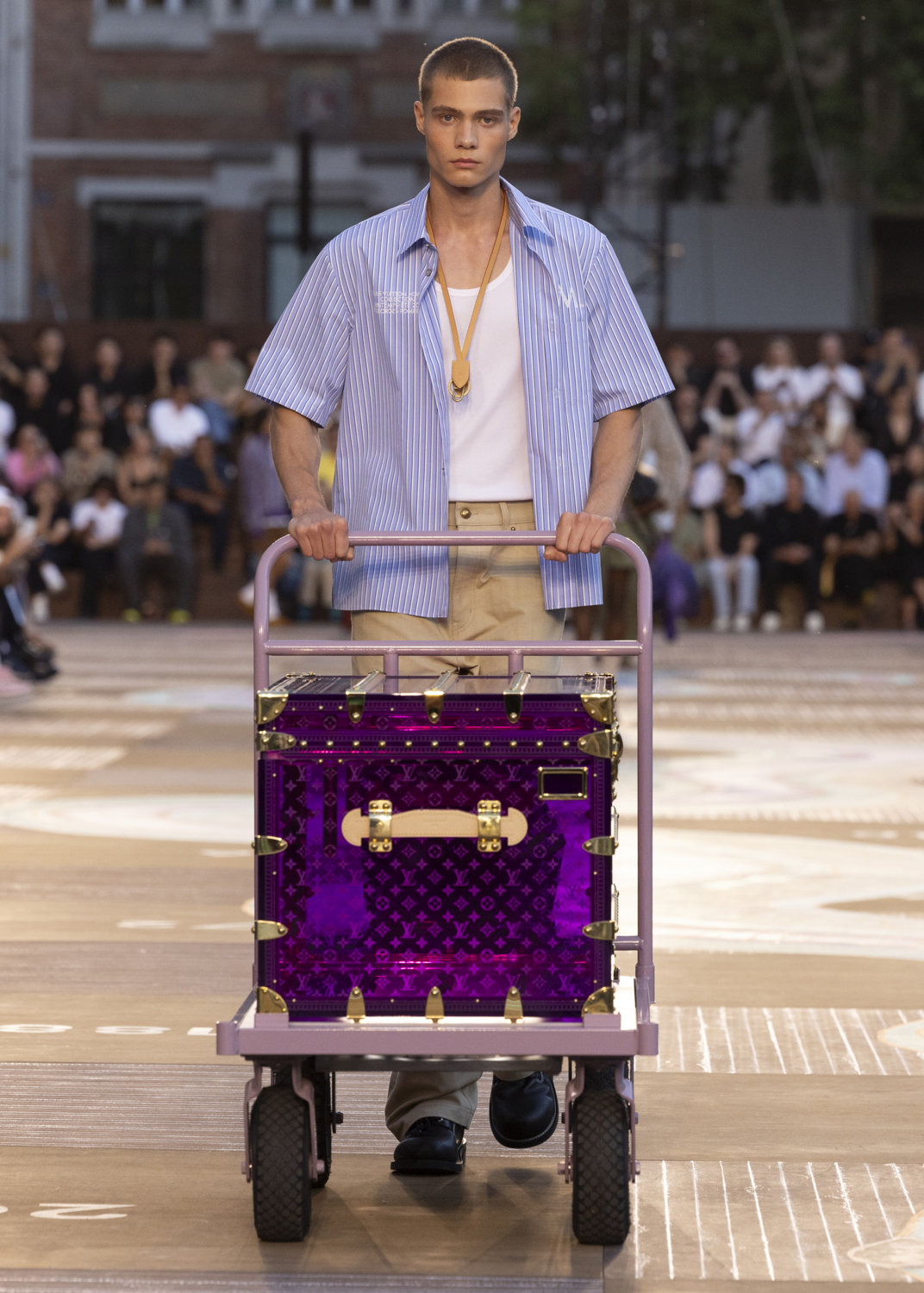 LOUIS VUITTON MEN'S SPRING-SUMMER 2026 COLLECTION SHOW