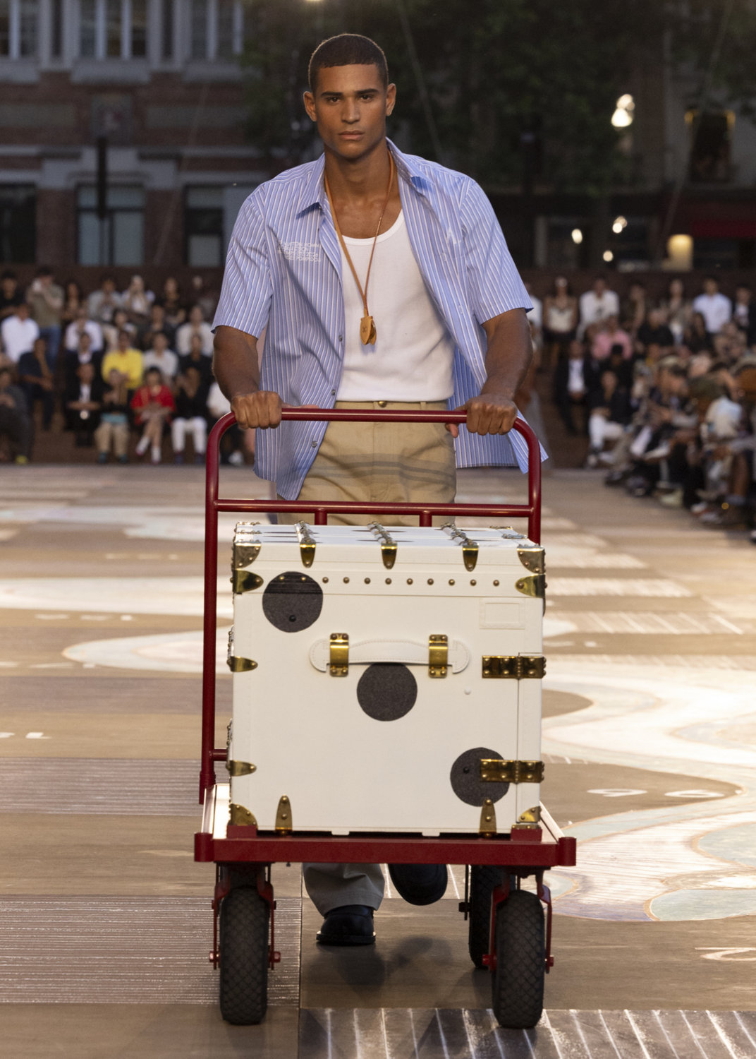 LOUIS VUITTON MEN'S SPRING-SUMMER 2026 COLLECTION SHOW