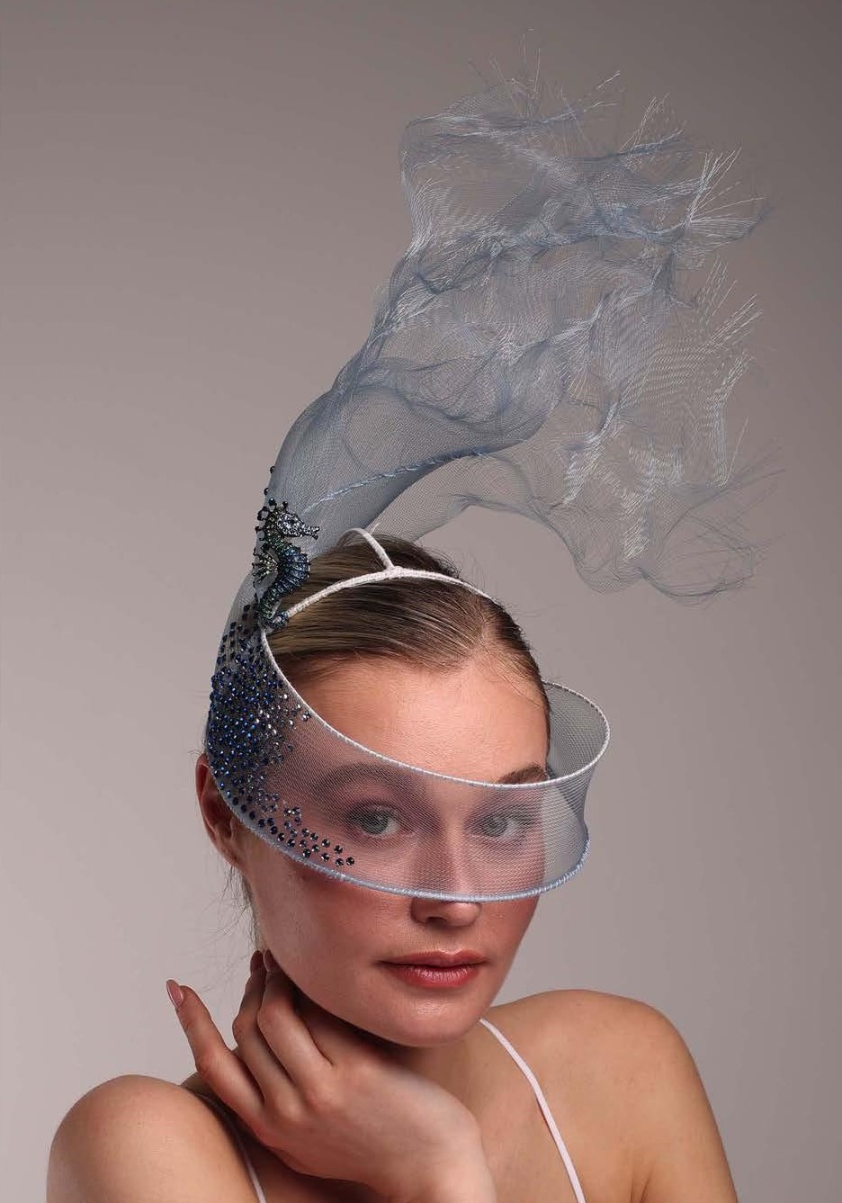 Merve Bayindir’s Headbands and Fascinators: The Must-Have Accessory for Summer 2025