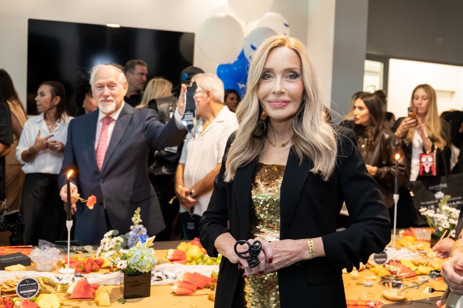 Tobi Rubinstein co-hosting Elie Tahari fashion show in Miami