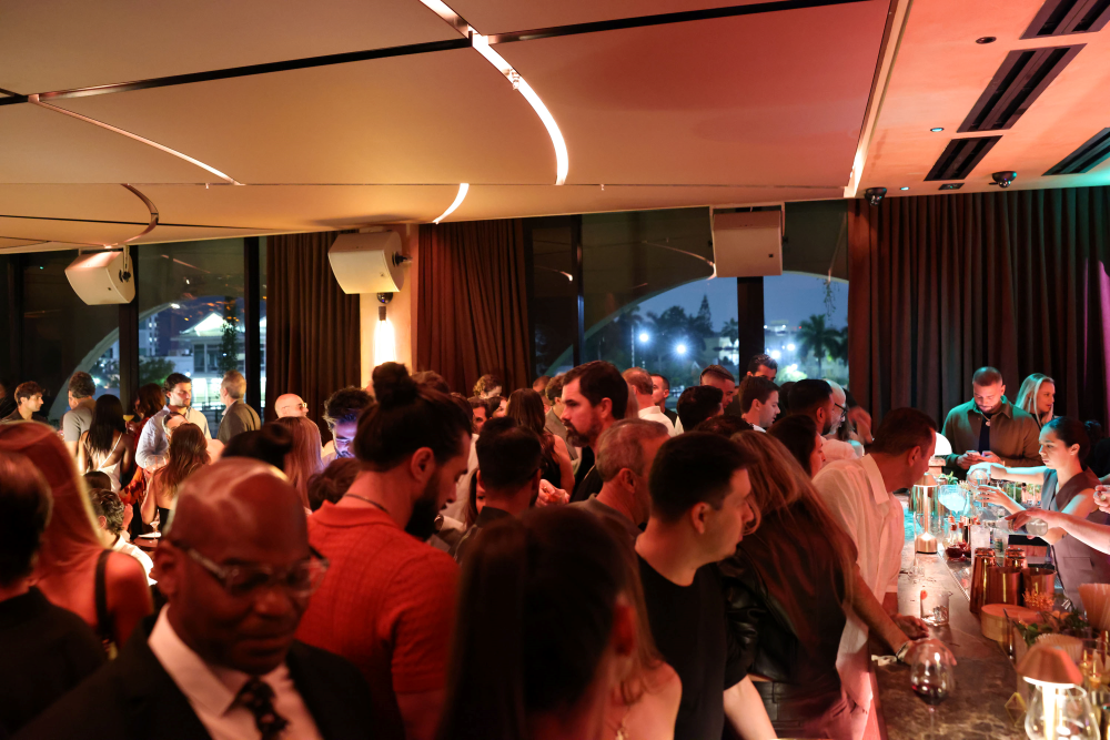 Casa Neos Lounge and MM Rooftop Debut on the Miami River, Redefining Luxury Nightlife in Miami