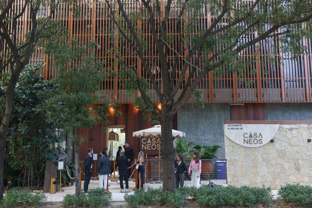 Casa Neos Lounge and MM Rooftop Debut on the Miami River, Redefining Luxury Nightlife in Miami