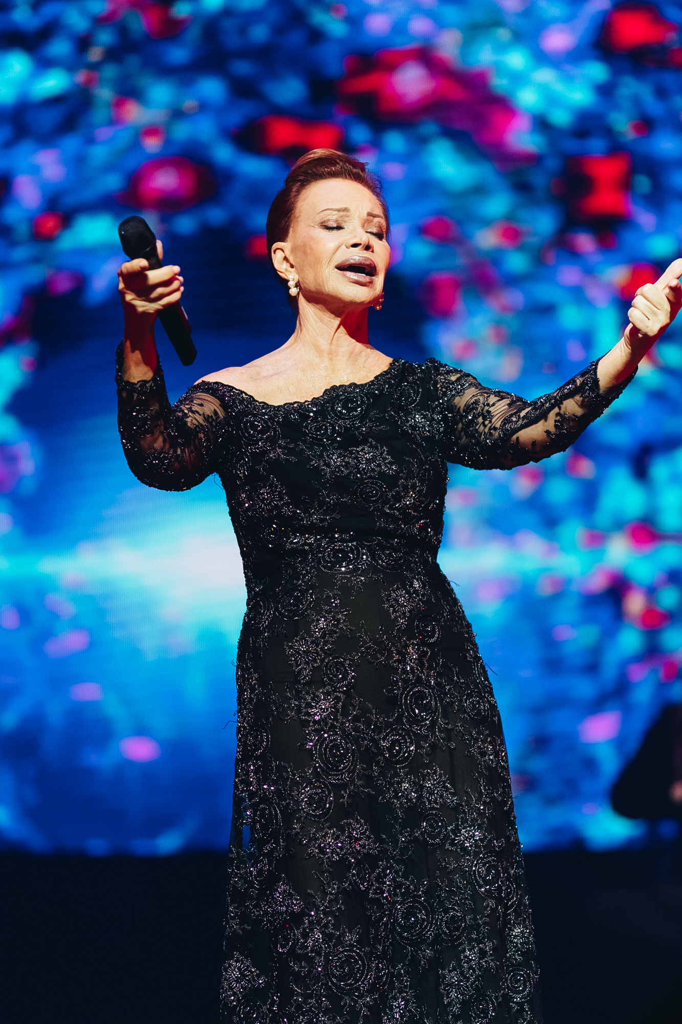 Paloma San Basilio’s Miami Farewell Concert Delivers an Unforgettable Night of Emotion and Ovations