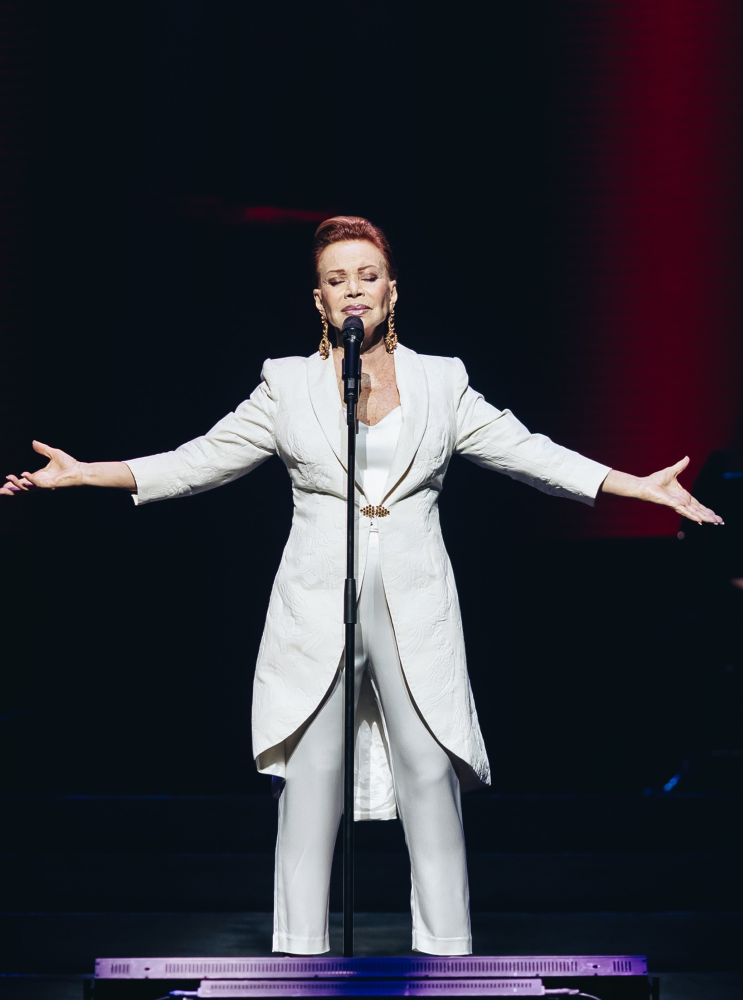 Paloma San Basilio’s Miami Farewell Concert Delivers an Unforgettable Night of Emotion and Ovations