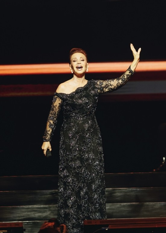 Paloma San Basilio’s Miami Farewell Concert Delivers an Unforgettable Night of Emotion and Ovations