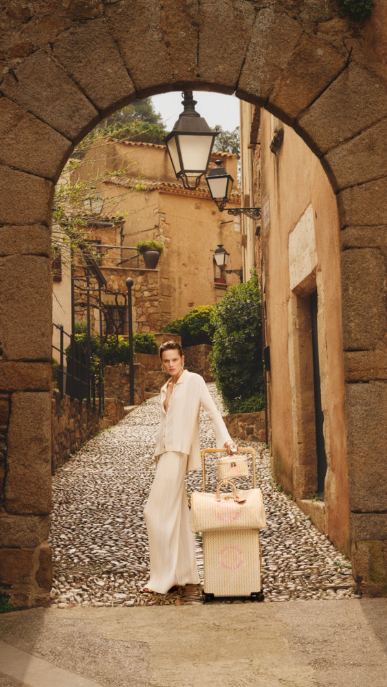 Louis Vuitton Women’s Resort Collection: The Ultimate Luxury Wardrobe for Chic Summer Getaways