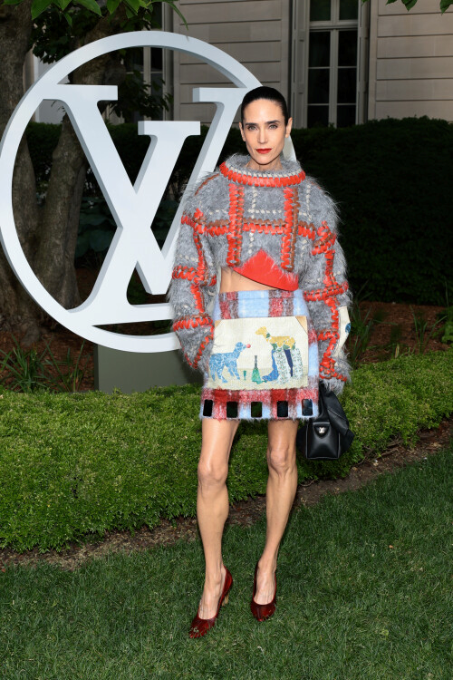 Jennifer Connelly Embraced Artistic Glamour at LV Cruise 2027 Show Jennifer Connelly Embraced Artistic Glamour at LV Cruise 2027 Show