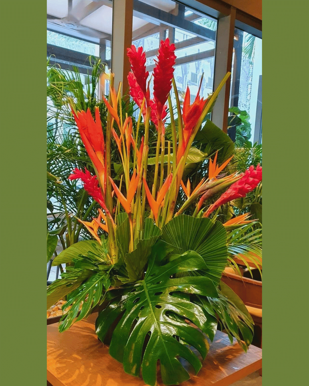 Tropical Floral Arrangements in Miami: A Designer’s Guide Tropical Floral Arrangements in Miami: A Designer’s Guide